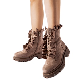 Braune Stiefel mit Rüschen, Öko-Wildleder Sterpito