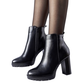 Schwarze isolierte Stiefel mit hohen Absätzen von Mulini