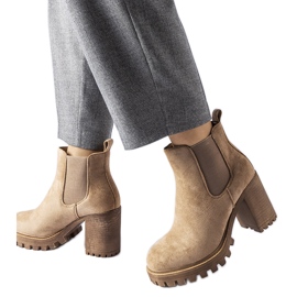 Beigefarbene Stiefeletten mit massivem Montelparo-Absatz