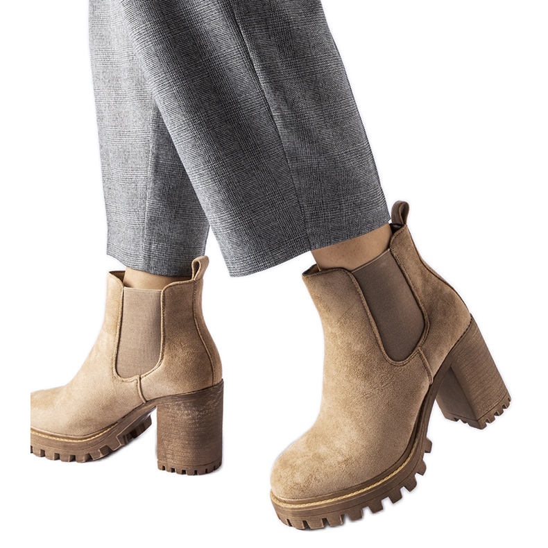 Beigefarbene Stiefeletten mit massivem Montelparo-Absatz