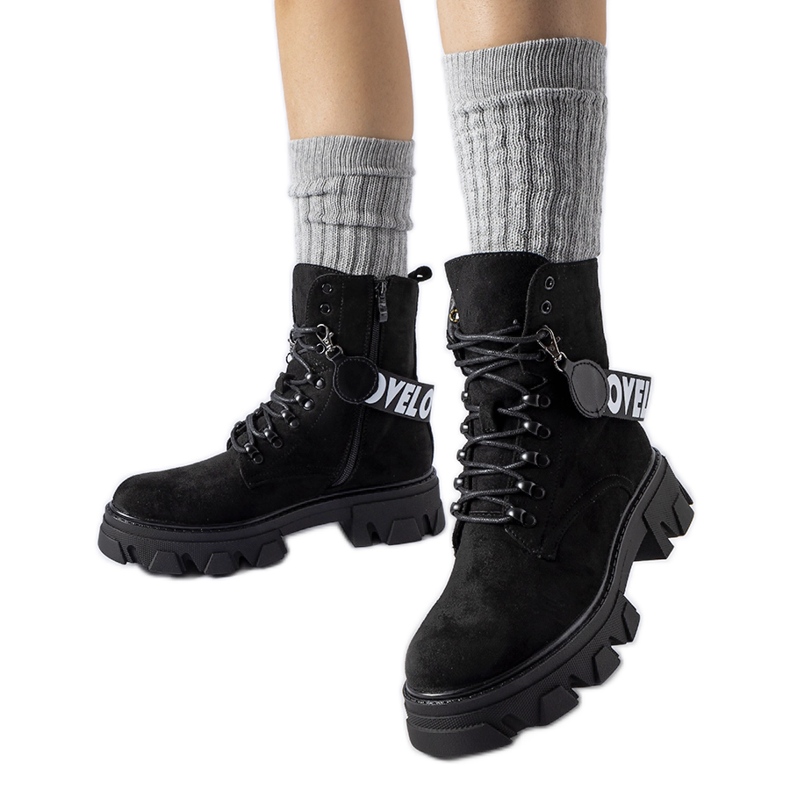 Schwarze Stiefeletten mit dekorativem abnehmbarem Riemen