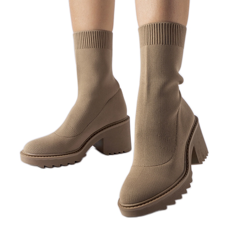 Dunkelbeige Stiefeletten mit flexiblem Obermaterial von Cadiz
