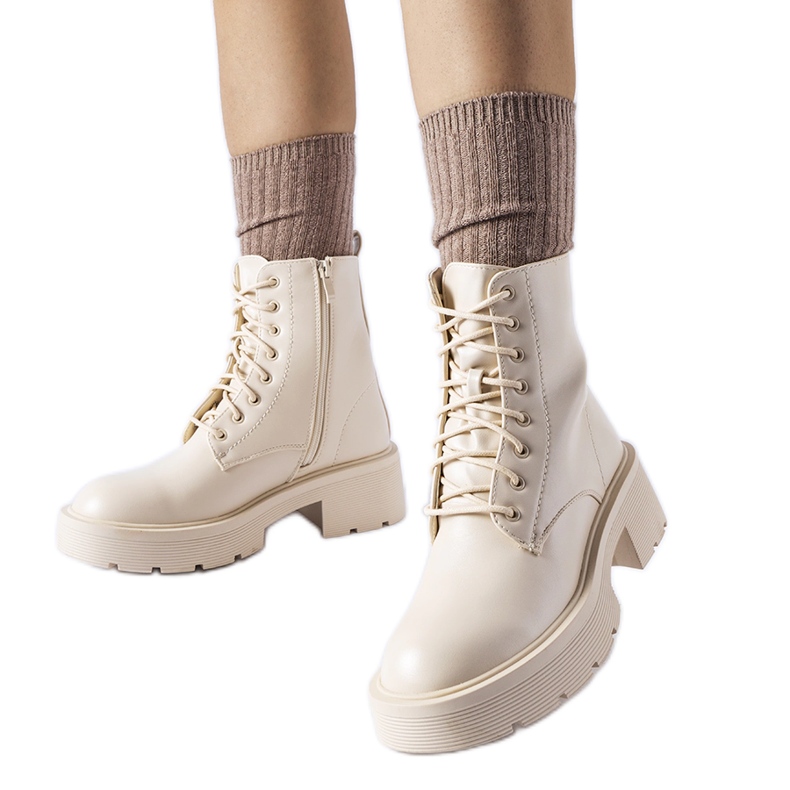Beige isolierte Stiefeletten mit dicker Sohle von Cirillo