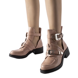 Rosa Stiefeletten mit Ausschnitten von Sperone