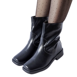 Schwarze isolierte Stiefel mit rechteckiger Spitze Bel