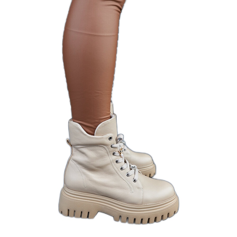 Beige isolierte Lederstiefel von Karino