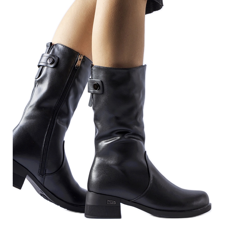 Schwarze isolierte kurze Satordi-Stiefel