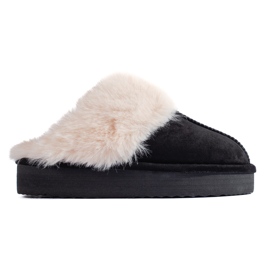 SHELOVET Flauschige schwarze Stofftiere auf einer Plattform