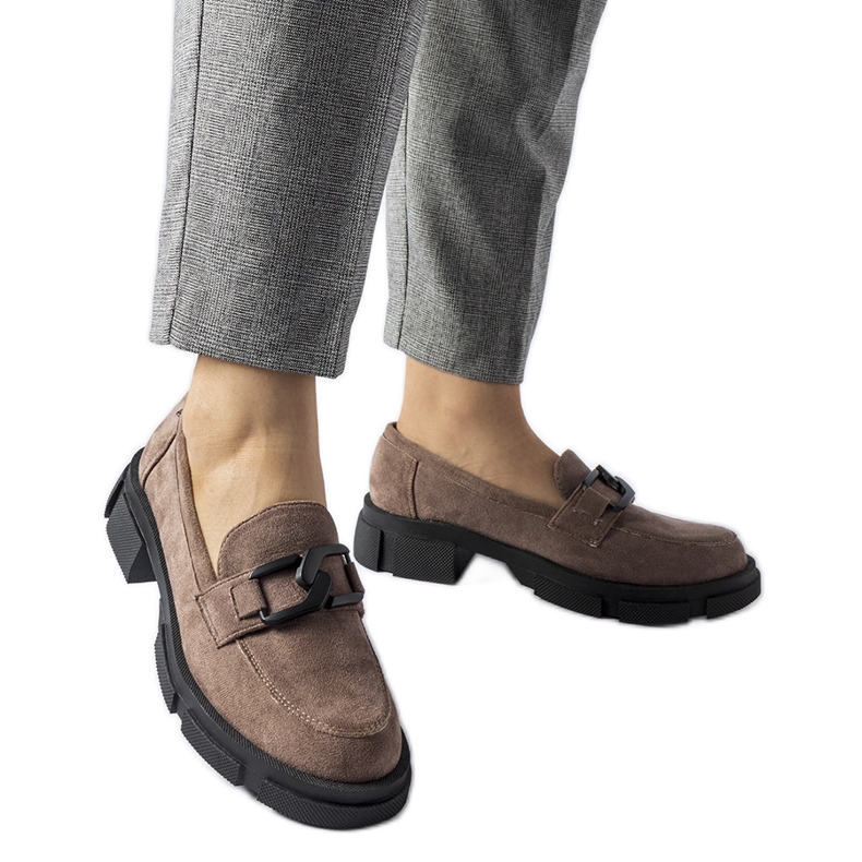 Braune massive Mokassins mit Schnalle