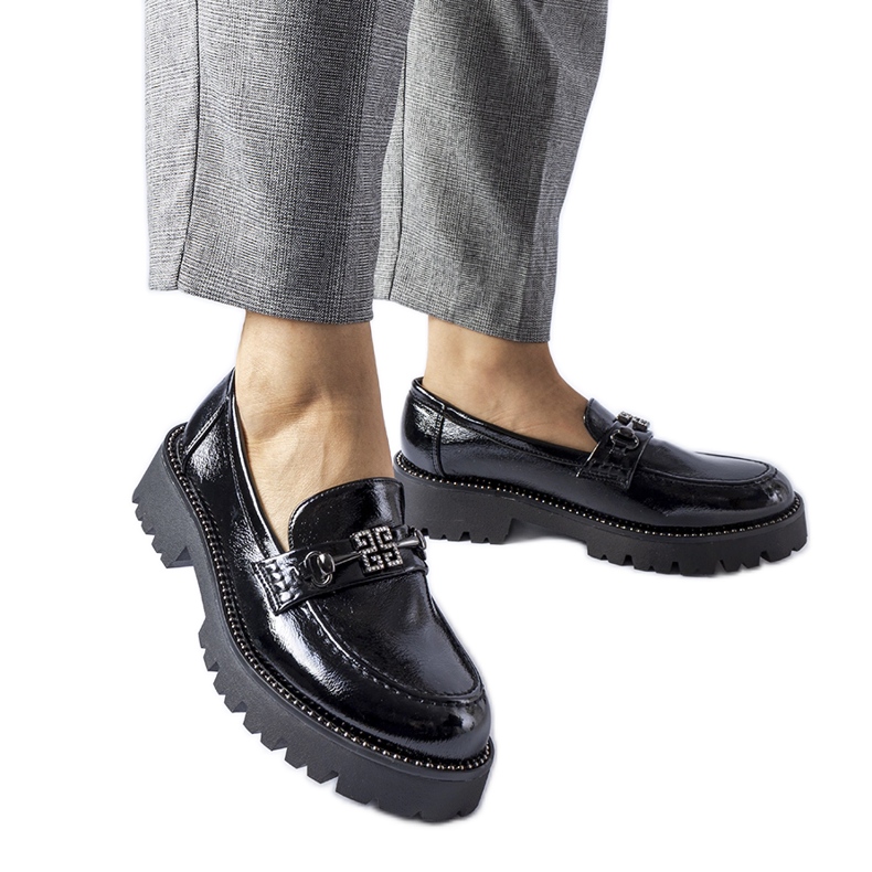 Schwarze Lack-Loafer mit Casine-Strasssteinen