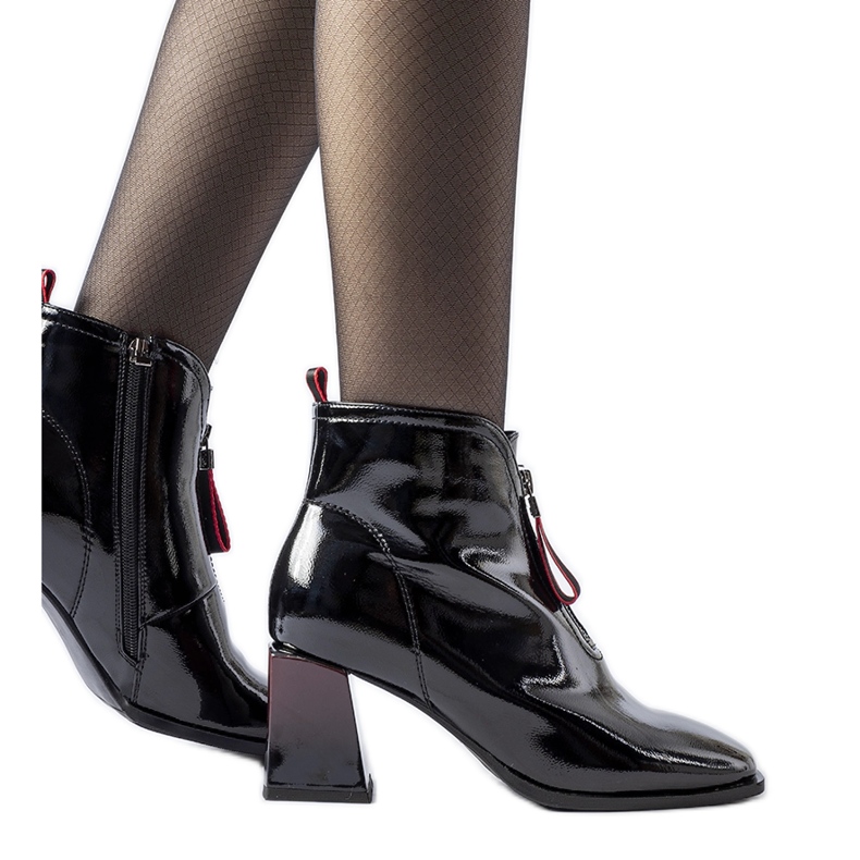Schwarze Lackstiefeletten mit Bibbiano-Block