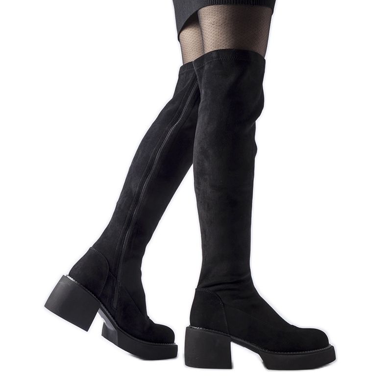 Schwarze, lange, warme Stiefel aus Öko-Wildleder