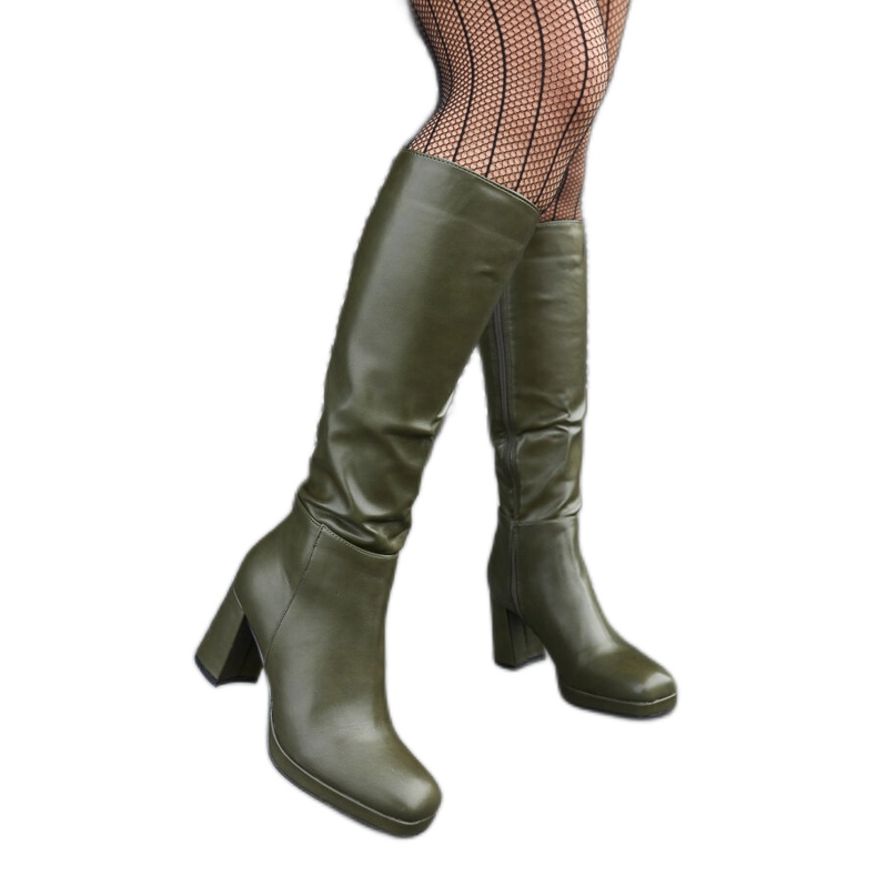 Grüne Stiefel mit quadratischer Spitze von Biassono