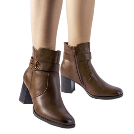 Braune, isolierte Stiefeletten von Muscoline