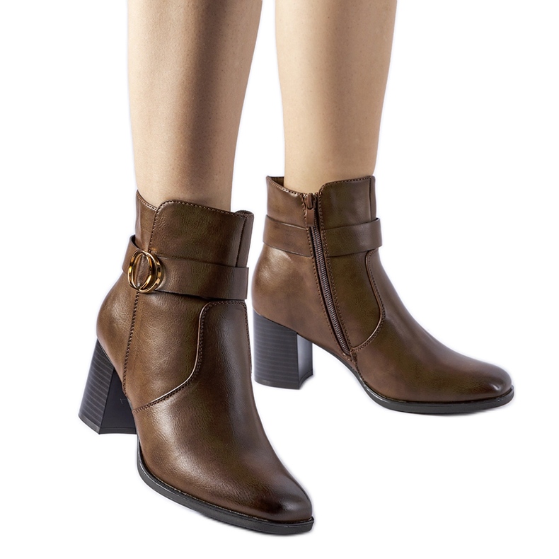 Braune, isolierte Stiefeletten von Muscoline