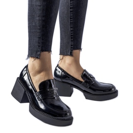 Schwarze Lack-Loafer mit Hobbs-Absatz