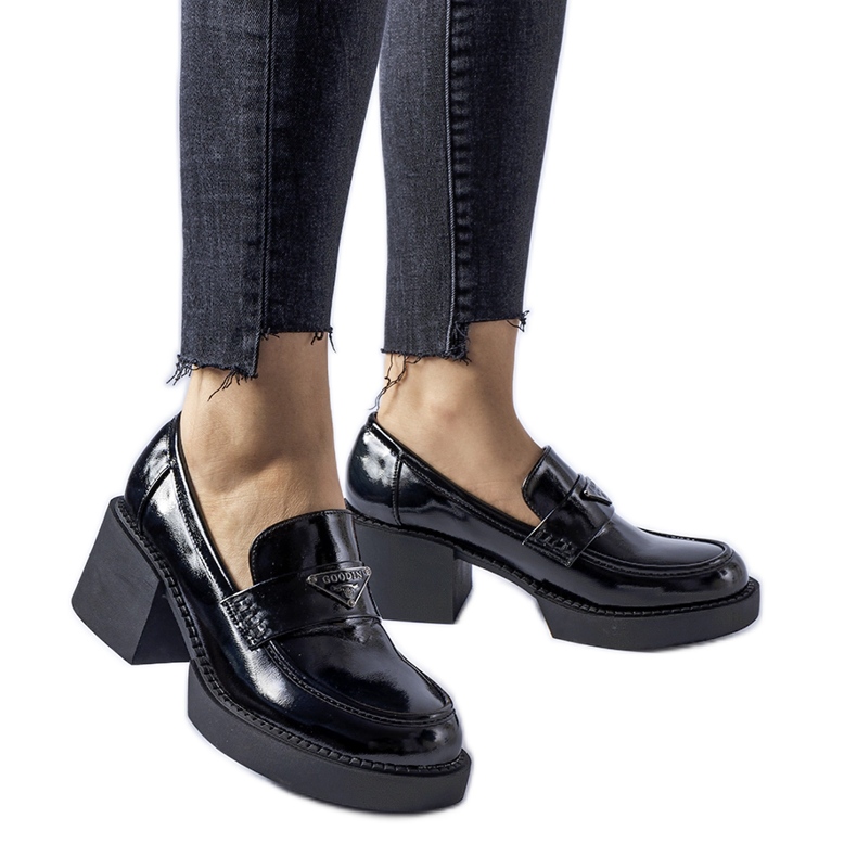 Schwarze Lack-Loafer mit Hobbs-Absatz