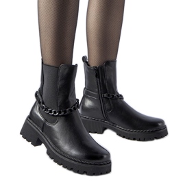 Schwarze isolierte Stiefeletten mit Tiziano-Kette
