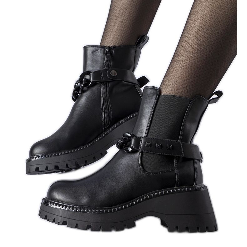 Schwarze Stiefeletten mit massiver Beltran-Sohle