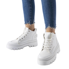 Inna Weiße Turnschuhe auf einem hohen Plateau Grotta