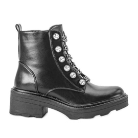 Schwarz dekorierte Crys-Arbeiter