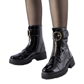 Schwarze, isolierte Classe-Stiefel aus Lackleder