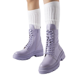 Lila Stiefel mit Zacharie-Protektor