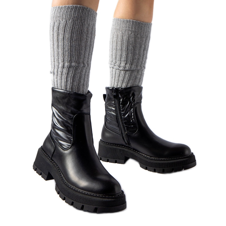 Schwarze Stiefeletten mit dekorativem Obermaterial von Garrett