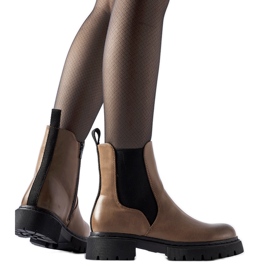 Braune, isolierte Piedalue-Stiefeletten