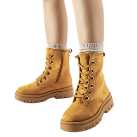 Mit Karamell isolierte Montella-Arbeiter braun