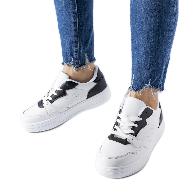 Weiße Sneakers mit schwarzen Fournie-Akzenten