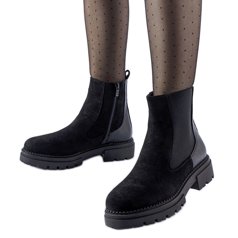Schwarze Stiefeletten mit massiver Hodges-Sohle