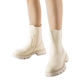 Beige isolierte klassische Pleasanton-Stiefeletten