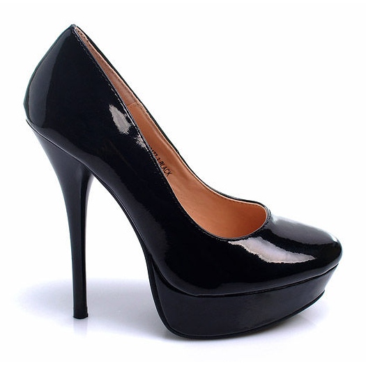 Ideal Shoes Lackierte Stifte auf der Plattform schwarz