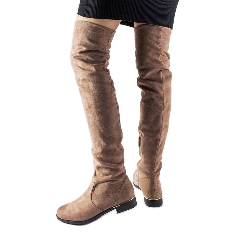 Lange braune Elwira-Stiefel aus warmem Öko-Wildleder