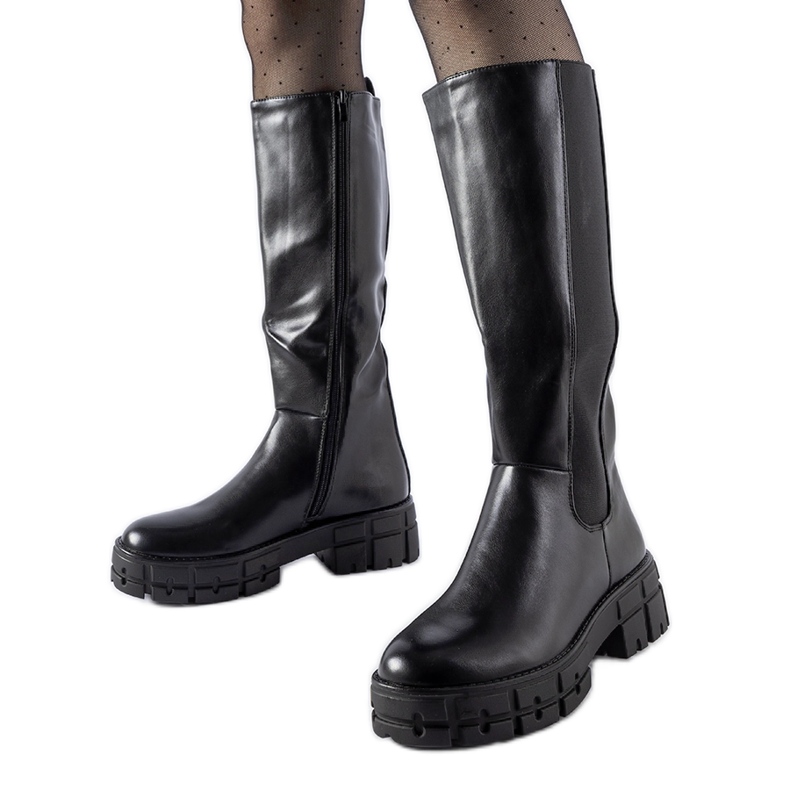 Schwarze isolierte Ceredano-Flachstiefel