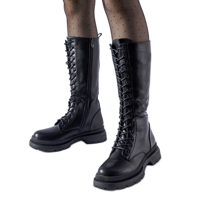 Schwarze isolierte Stiefel mit Bahiya-Schnürsenkeln