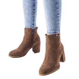 Braune Stiefel mit niedrigem Absatz, Öko-Wildleder Risano