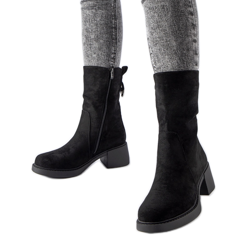 Schwarze Stiefeletten aus Öko-Wildleder Agordino