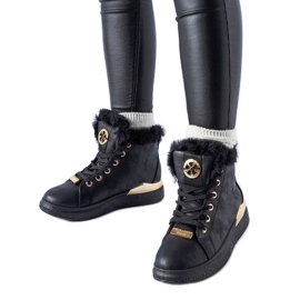 Schwarze isolierte hohe Pielungo-Sneaker