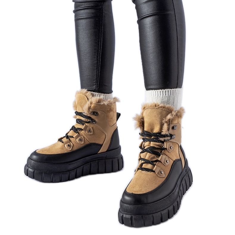 Beige Stiefeletten mit massiver Cervantes-Sohle