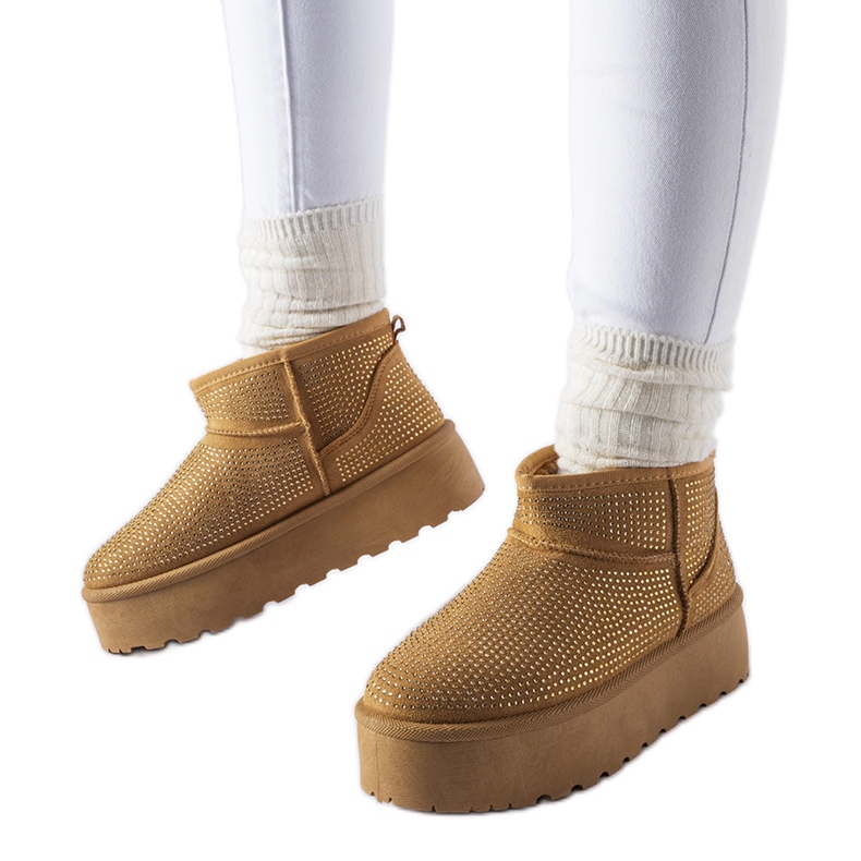 Braune Schneestiefel mit Sonora-Strasssteinen