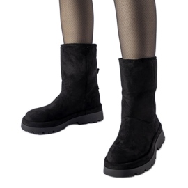 Schwarze isolierte Stiefel mit massiver Flavia-Sohle