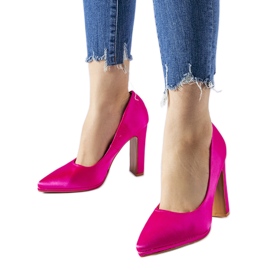 Rosa Satin-Stiletto-Pumps von Rivers