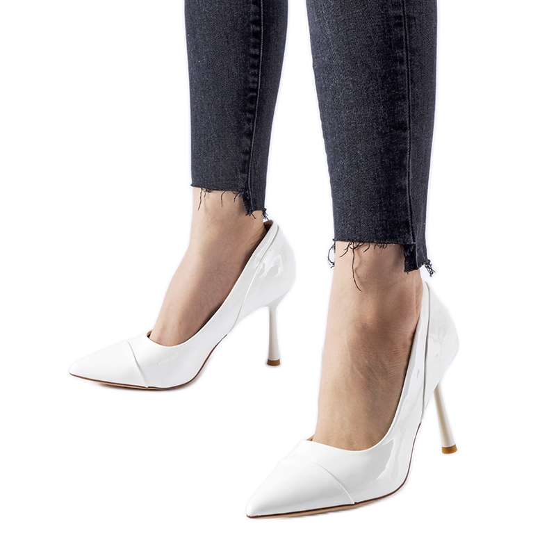 Weiße Lack-Stilettos „Inferiore“.