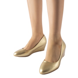 Goldene Houston-Ballerinas mit niedrigem Keilabsatz