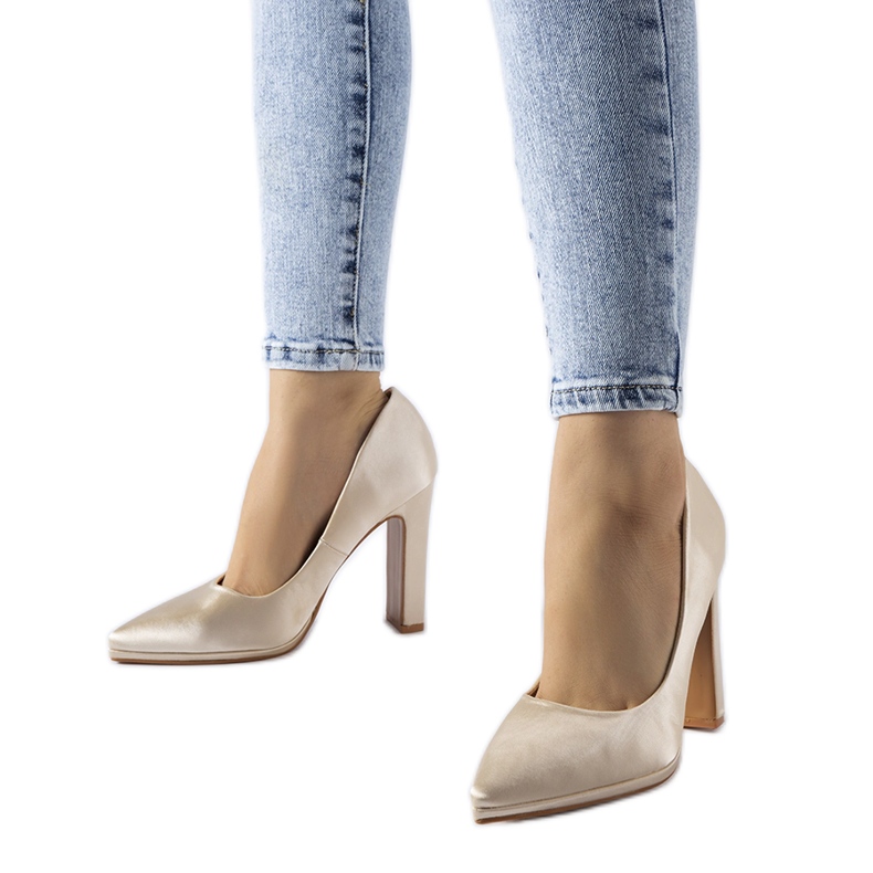 Beige Satin-Stiletto-Pumps von Rivers