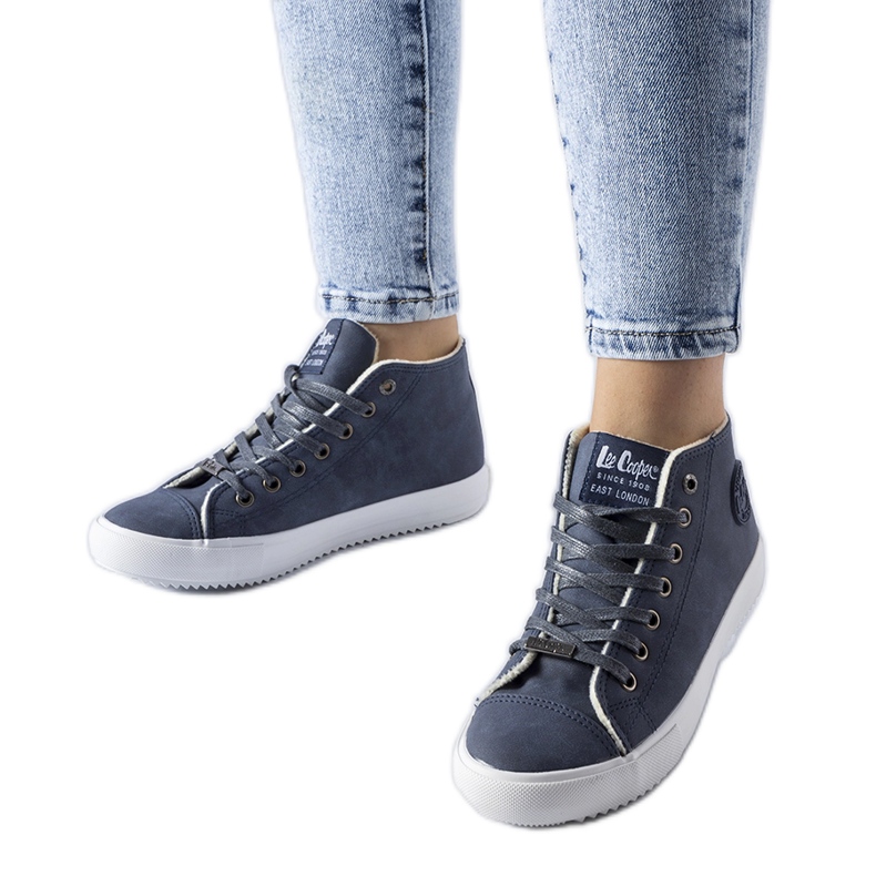 Blaue isolierte High-Top-Sneaker Lee Cooper LCJ-21-31-0611LA