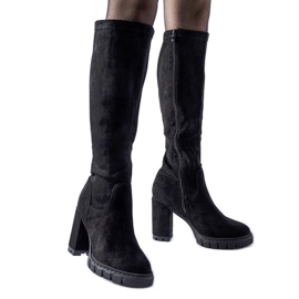 Schwarze Stiefel mit massivem Marquette-Absatz