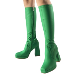 Grüne matte Stiefel mit hohen Absätzen von Sycamore